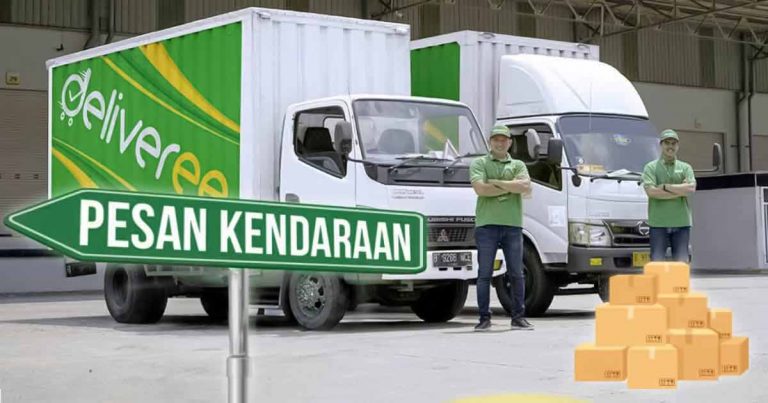 Ilustrasi dua truk Deliveree sedang akan mengirimkan paket barang