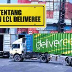 Truk kontainer Deliveree di Pelabuhan