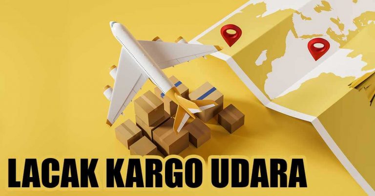 Gambar ilustrasi dengan latar belakang kuning menampilkan pesawat terbang di atas tumpukan kotak kargo dan peta dengan penanda lokasi, dengan teks "LACAK KARGO UDARA" di bagian bawah.