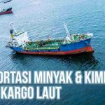 Pengiriman kargo curah di atas kapal kontainer.