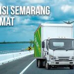 Truk Deliveree berjalan di atas jembatan Tol Bali Mandara.