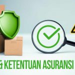 Tumpukan kardus dengan perisai, kaca pembesar, dan tanda peringatan sebagai ilustrasi membaca syarat dan ketentuan asuransi logistik dengan teliti.