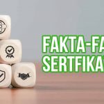 Gambar menunjukkan tumpukan balok kayu dengan simbol ISO dan ikon terkait sertifikasi ISO, disertai dengan teks "Fakta-Fakta Sertifikat ISO."