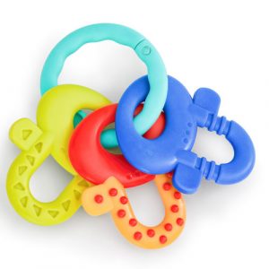 Mainan teether untuk bayi.