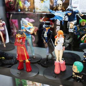 Action figure karakter anime one piece dan anime lainnya