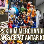Koleksi merchandise Kpop, anime, dan fashion termasuk poster, action figure, dan hoodie sebagai ilustrasi “Tips Kirim Merchandise Aman & Cepat Antar Kota”