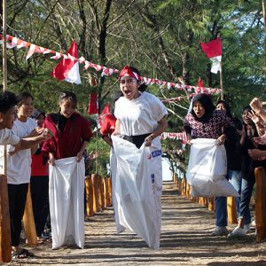 Lomba Balap Karung
